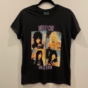 cotton on motley crue